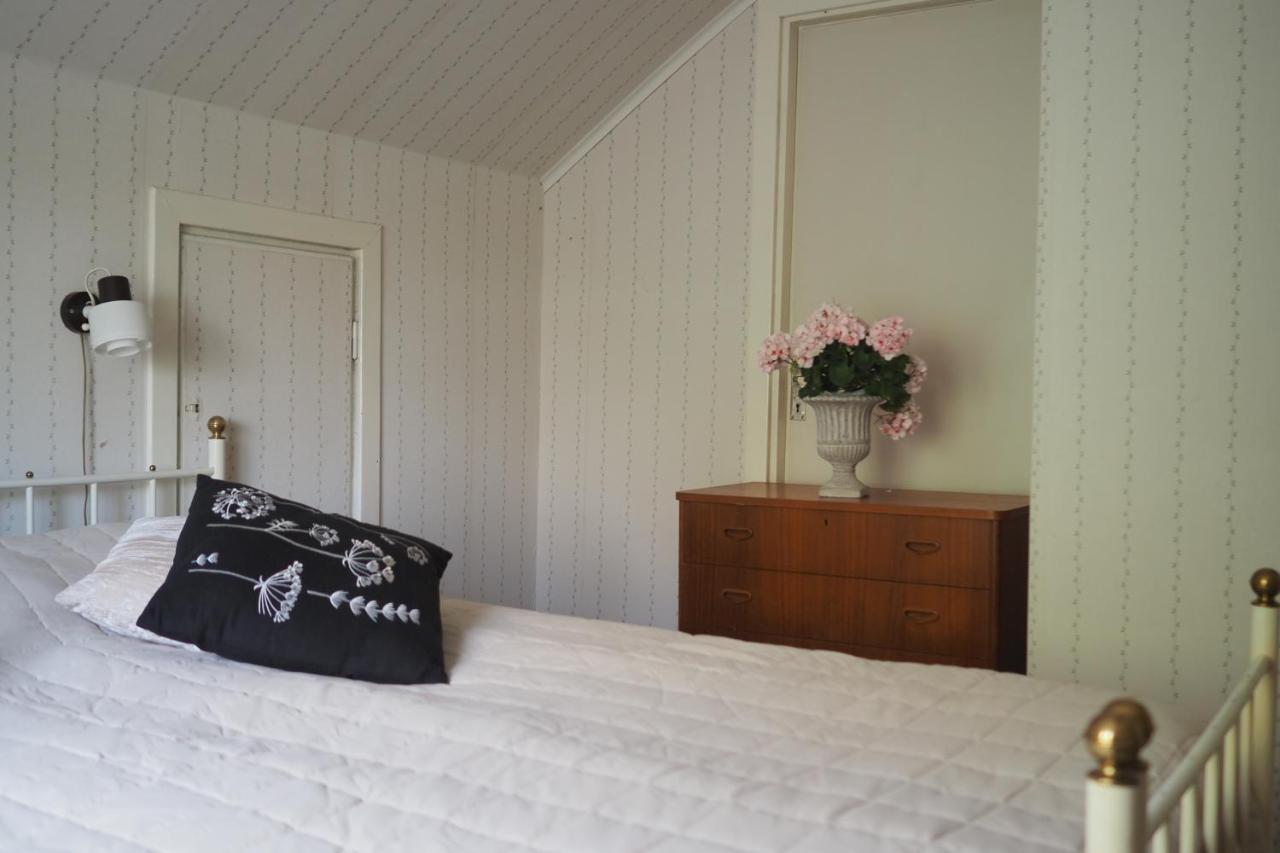 Brukshotellet Oeland - Vandrarhem Degerhamn ภายนอก รูปภาพ