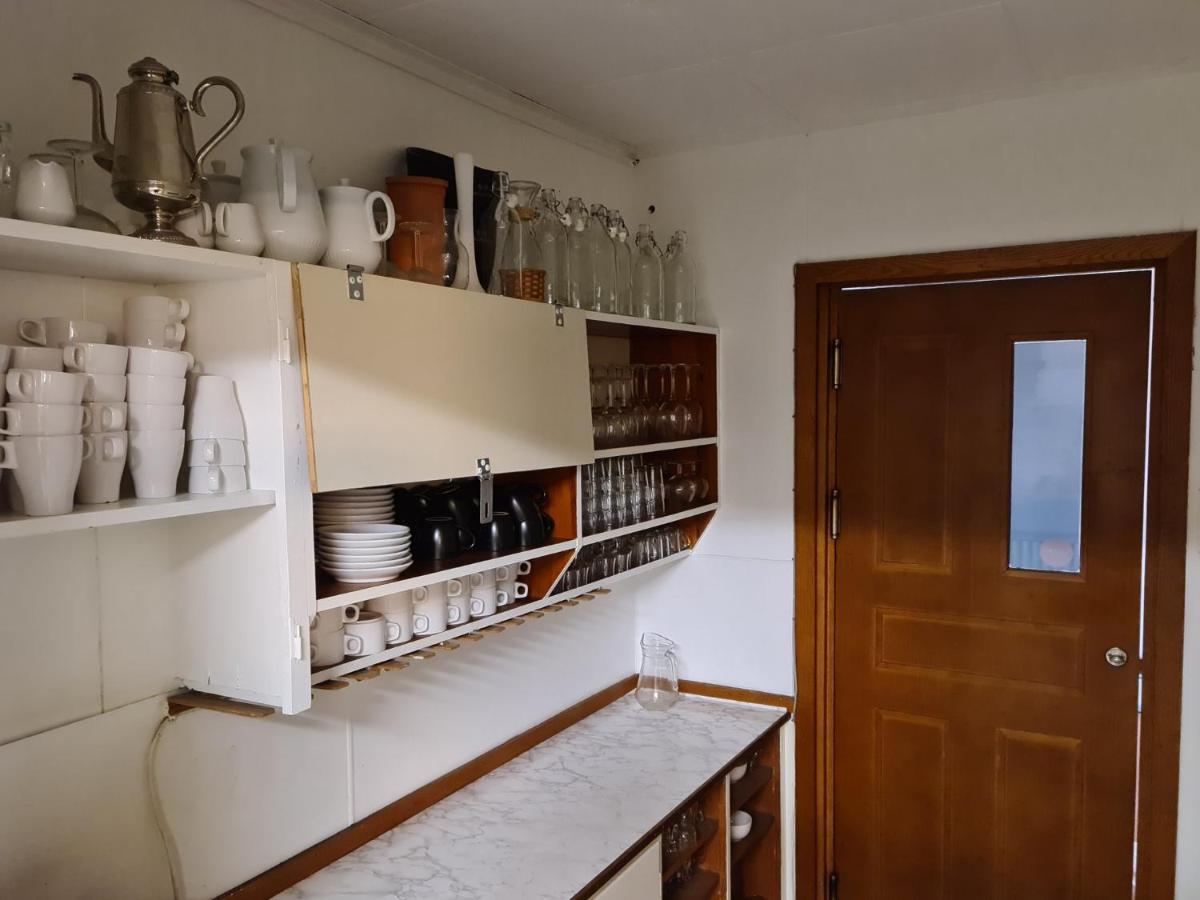 Brukshotellet Oeland - Vandrarhem Degerhamn ภายนอก รูปภาพ