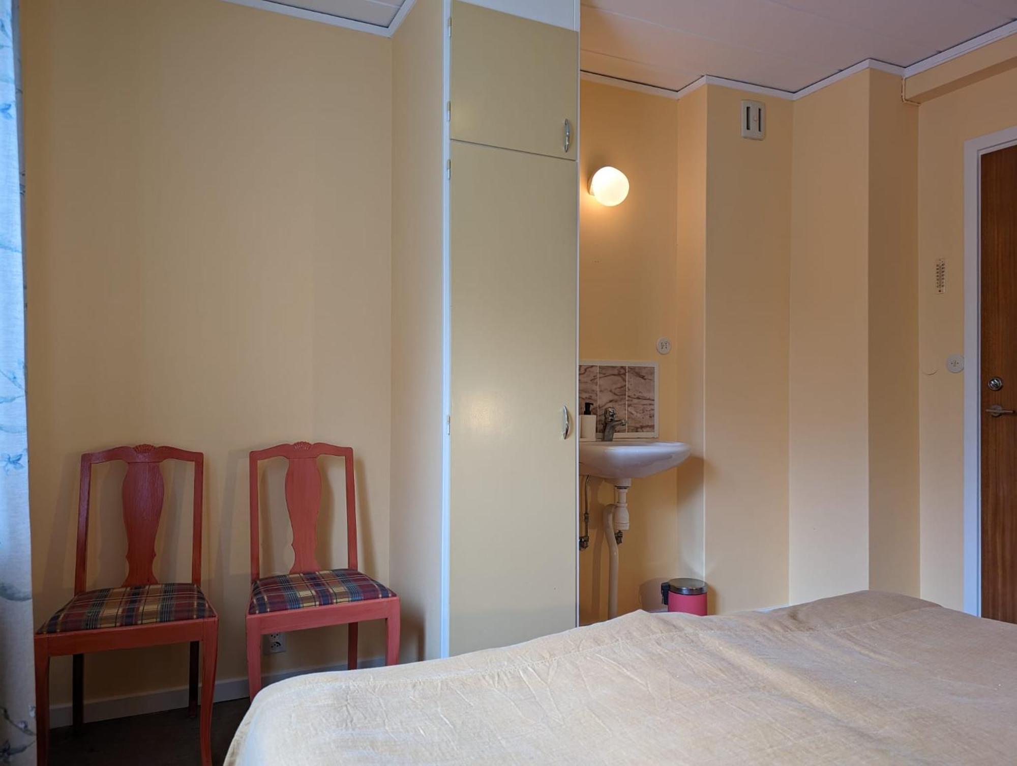 Brukshotellet Oeland - Vandrarhem Degerhamn ภายนอก รูปภาพ